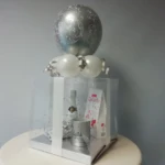 Geschenk-Box zum Geburtstag in Silber, Geld Geschenk, Überraschung für Geburtstag Kind. Geschenk-Box zum Geburtstag in Silber, Geld Geschenk, Überraschung für Geburtstag Kind.