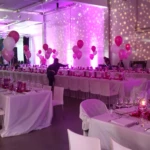 Liebevolle Raumdekoration zur Hochzeit mit vielen Heliumballons, Tischdeko, Ballons, Luftballons. Liebevolle Raumdekoration zur Hochzeit mit vielen Heliumballons, Tischdeko, Ballons, Luftballons.